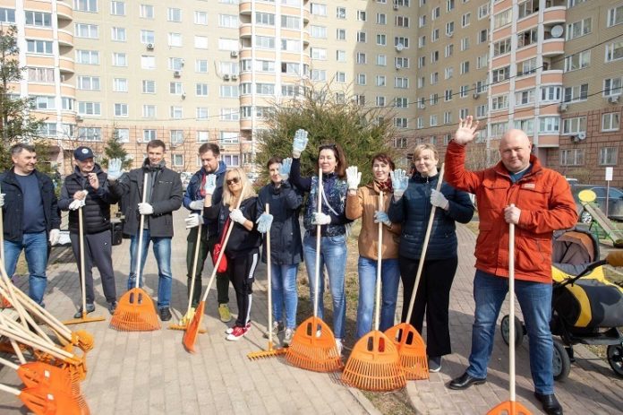 18 562 человека и 126 единиц техники приняли участие в третьем муниципальном субботнике в... 18 562 человека и 126 единиц техники приняли участие в третьем муниципальном субботнике в...