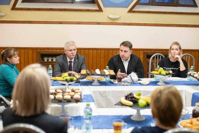 Глава Подольска встретился с семьями мобилизованных граждан Глава Подольска встретился с семьями мобилизованных граждан