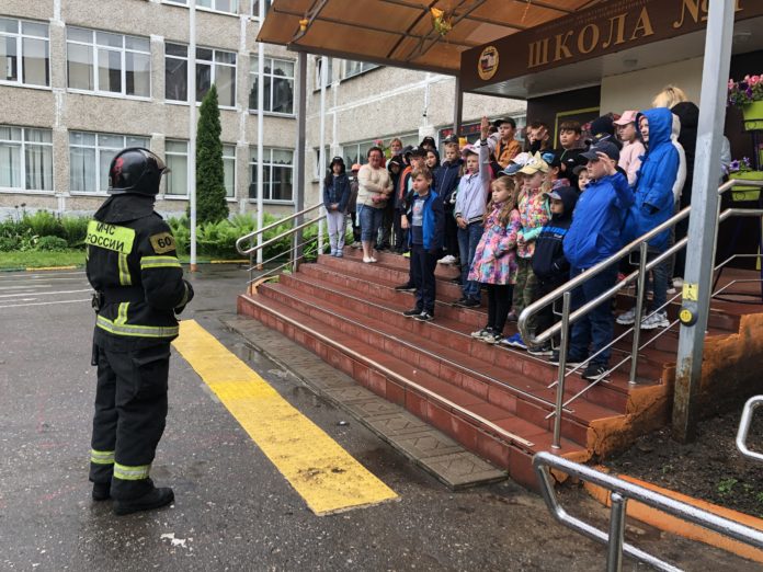 Занятия по пожарной безопасности провели в школьном лагере Климовска