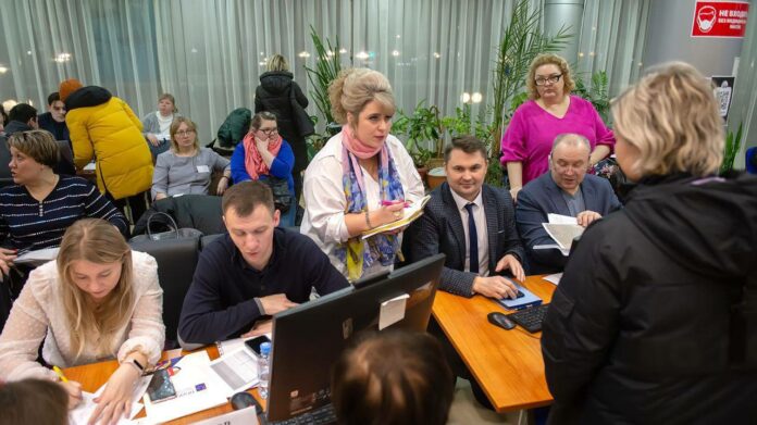 Проблемные вопросы микрорайона обсудили с жителями Весенней  Проблемные вопросы микрорайона обсудили с жителями Весенней