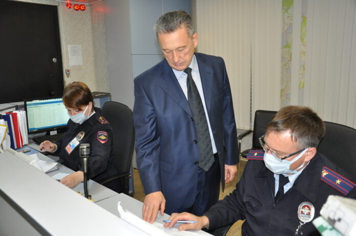 В Подольске председатель Общественного совета посетил Дежурную часть Управления