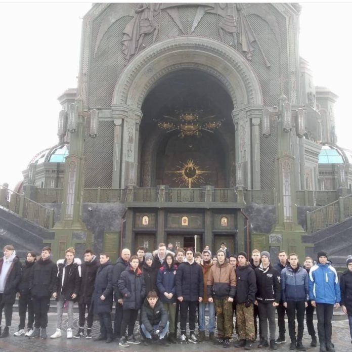 Учащиеся Большого Подольска принимают участие в военных учебных сборах в центре «Авангард» Учащиеся Большого Подольска принимают участие в военных учебных сборах в центре «Авангард»