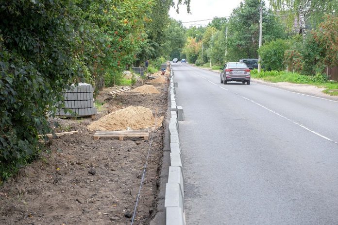 В микрорайоне Климовск в 2019 году обустроят тротуары по просьбам жителей