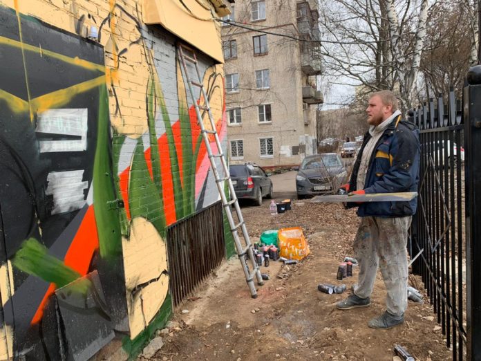 У школы № 18 имени Подольских курсантов появится новое граффити У школы № 18 имени Подольских курсантов появится новое граффити