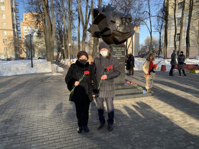 В округе члены Общественного совета при УМВД приняли участие в акции «Эхо военной доблести» В округе члены Общественного совета при УМВД приняли участие в акции «Эхо военной доблести»