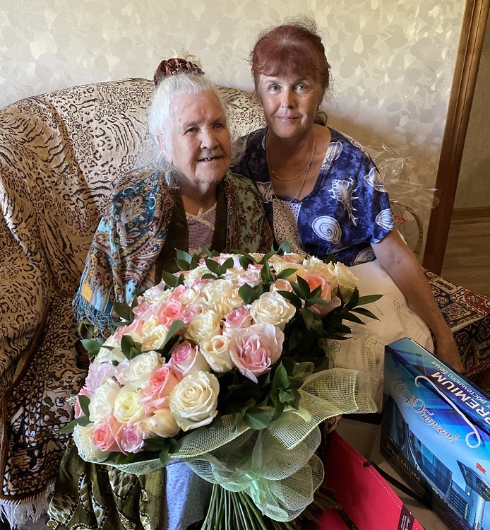 Труженица тыла Мария Алексеевна Листарова 15 августа принимала поздравления с вековым юбилеем