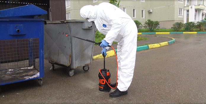 Мусоросборочные площадки дезинфицируют