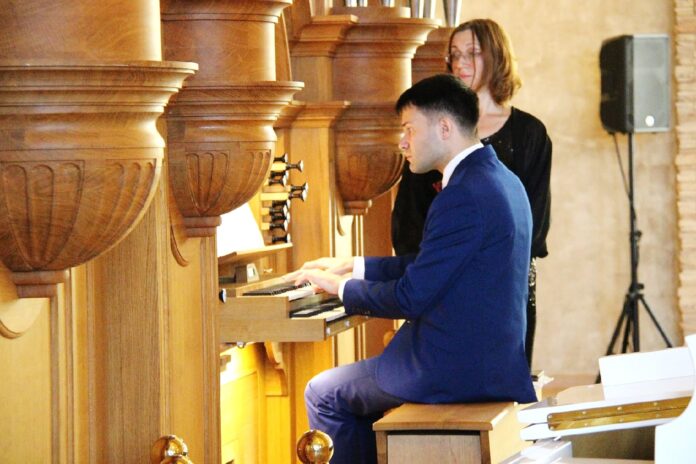 В КПЦ «Дубровицы» прошел первый концерт из цикла «Вселенная Бах»