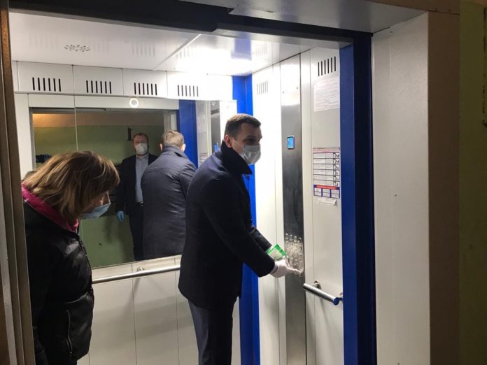 В Большом Подольске подъезды многоквартирных домов проверили на предмет дезинфекции