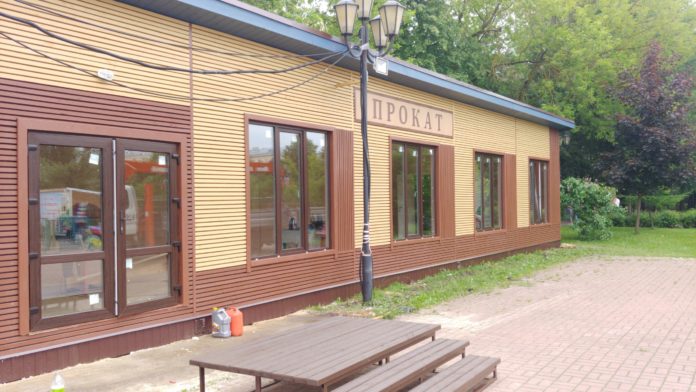 Прокатный павильон построили в климовском детском парке