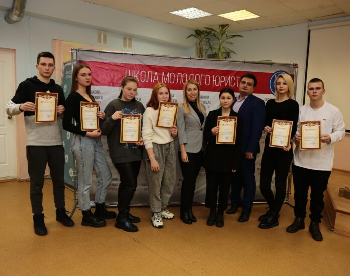 Лучших студентов наградили  грамотами и памятными подарками в подольском колледже АНО ПО МОКИТ