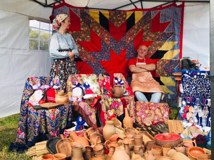 Специалисты “Русского музея обрядов и быта” посетили праздник “Сентябрины” в музее-заповеднике “Горки Ленинские” Специалисты “Русского музея обрядов и быта” посетили праздник “Сентябрины” в музее-заповеднике “Горки Ленинские”