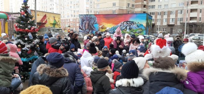 В микрорайоне Кузнечики прошло новогоднее праздничное мероприятие В микрорайоне Кузнечики прошло новогоднее праздничное мероприятие