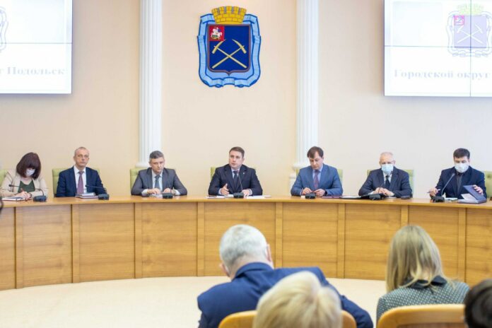 В администрации рассмотрен ряд проблемных вопросов, вызывающих наибольшие нарекания жителей округа В администрации рассмотрен ряд проблемных вопросов, вызывающих наибольшие нарекания жителей округа