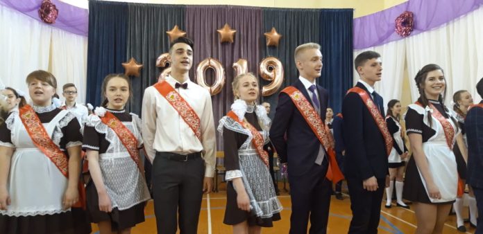 Губернатор пожелал выпускникам Подмосковья удачи и успехов на экзаменах