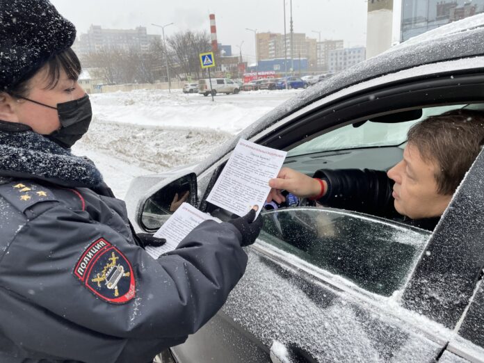 О соблюдении правил дорожного движения информируют сотрудники подольской Госавтоинспекции О соблюдении правил дорожного движения информируют сотрудники подольской Госавтоинспекции