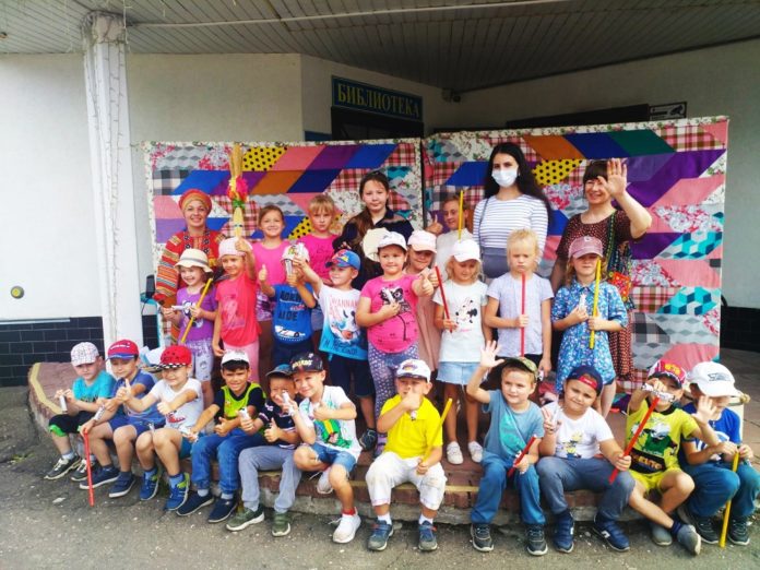 Интересная и увлекательная программа «Деревенские забавы!» прошла в СДК «Надежда» Интересная и увлекательная программа «Деревенские забавы!» прошла в СДК «Надежда»