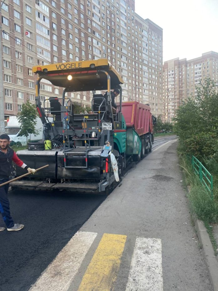 На улице Генерала Варенникова отремонтировали дороги общего пользования