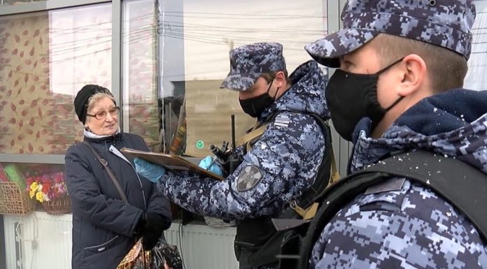 Сотрудники Росгвардии призывают граждан округа оставаться дома Сотрудники Росгвардии призывают граждан округа оставаться дома