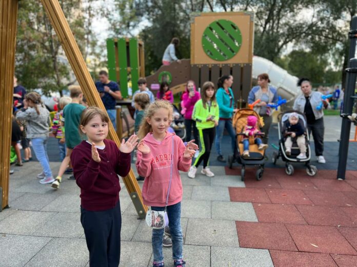 Новую детскую игровую площадку открыли в Климовске Новую детскую игровую площадку открыли в Климовске
