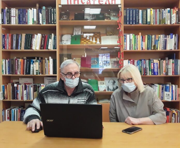 Бесплатные компьютерные курсы для участников “Активного долголетия” проходят в библиотеке № 1 имени Павла...