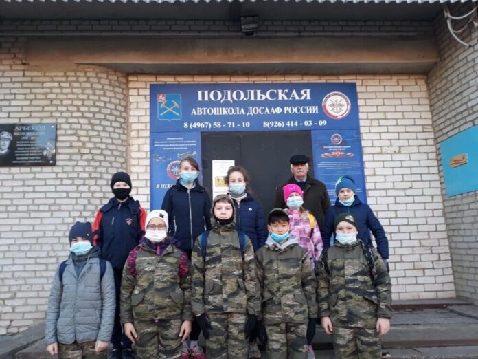 Младшая группа юнармейского отряда средней школы № 11 посетила Подольскую автошколу ДОСААФ Младшая группа юнармейского отряда средней школы № 11 посетила Подольскую автошколу ДОСААФ