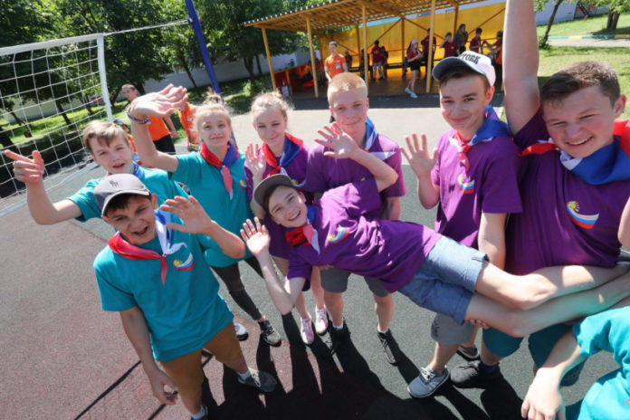 Семьи Подмосковья могут совершить кешбэк за ранее купленные путевки в детский лагерь Семьи Подмосковья могут совершить кешбэк за ранее купленные путевки в детский лагерь