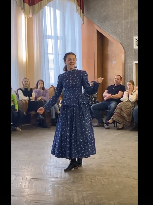 Призовые места заняли воспитанницы центра “Истоки” в XI конкурсе по русской традиционной пляске «Молодо-зелено,...