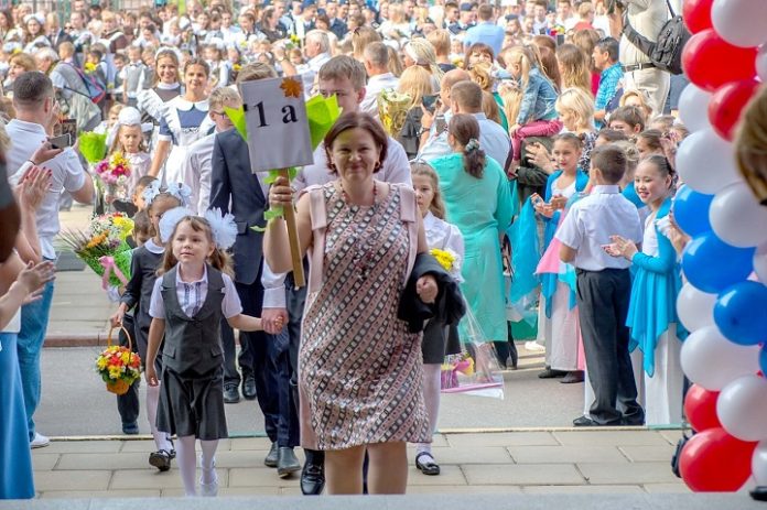 С Днём знаний поздравили подольчан Николай Пестов и Дмитрий Машков С Днём знаний поздравили подольчан Николай Пестов и Дмитрий Машков
