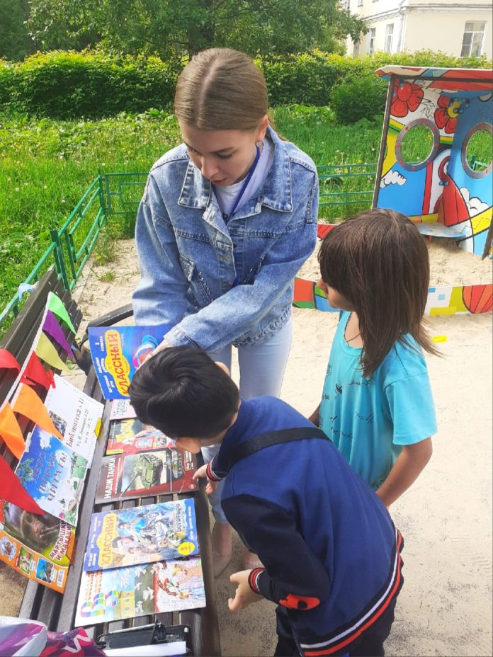 Открылась библиотечная площадка «Книжные секреты солнечного лета» в Подольске
