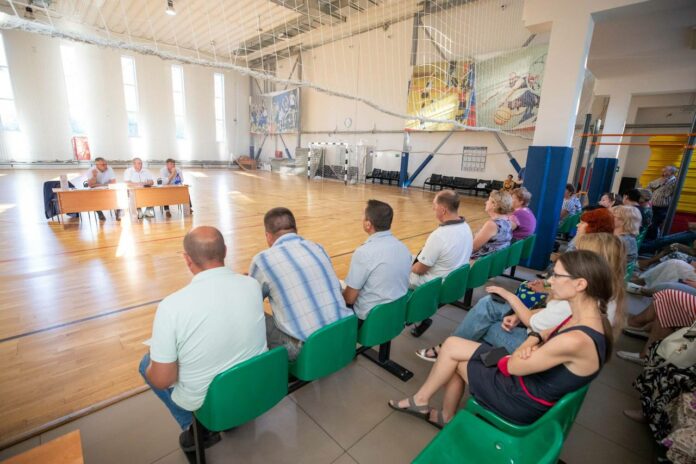 Встреча с жителями по вопросам ЖКХ прошла на Гривно Встреча с жителями по вопросам ЖКХ прошла на Гривно