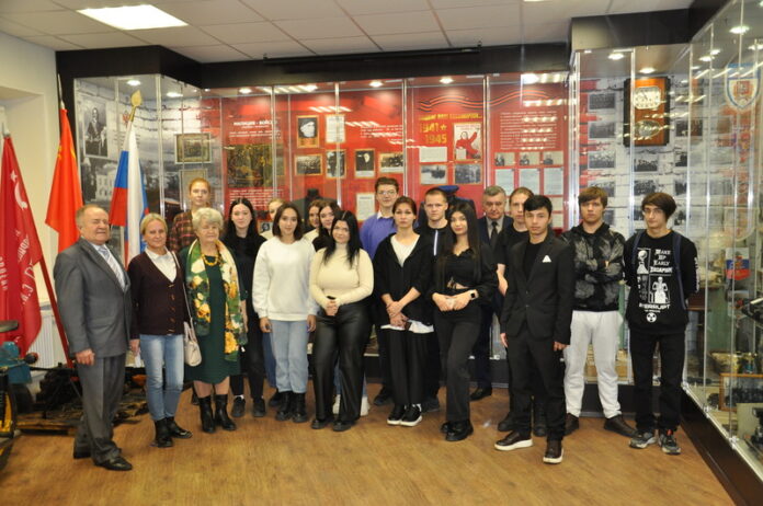В Подольске прошла экскурсия по музею истории УМВД для студентов В Подольске прошла экскурсия по музею истории УМВД для студентов