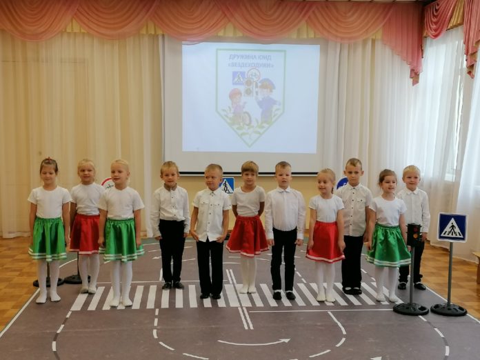В детском саду № 2 «Золотой ключик» прошло «Посвящение в отряд Юных Инспекторов Движения»