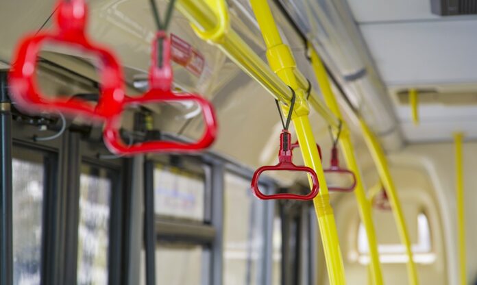 Бесплатный проезд в общественном транспорте по социальным картам для жителей старше 60 лет и... Бесплатный проезд в общественном транспорте по социальным картам для жителей старше 60 лет и...