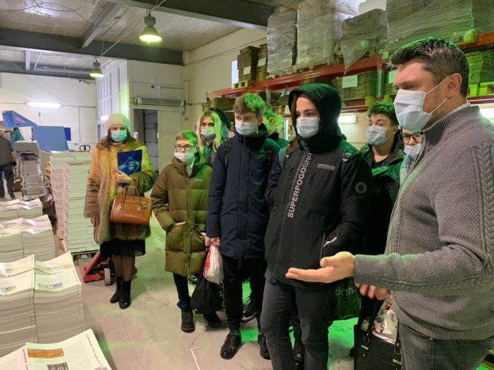 На фабрике офсетной печати провели профориентационную экскурсию для учащихся На фабрике офсетной печати провели профориентационную экскурсию для учащихся