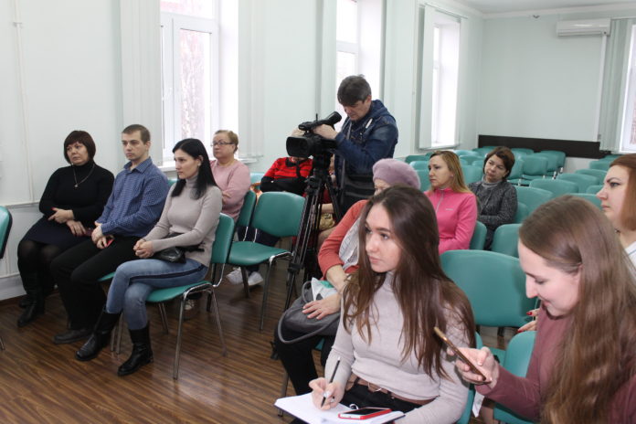 Павел Максимович принял участие во встрече с жителями Подольска по вопросам здравоохранения Павел Максимович принял участие во встрече с жителями Подольска по вопросам здравоохранения