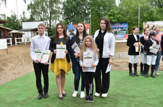 «Праздник детства» прошел в КСК «Фаворит»