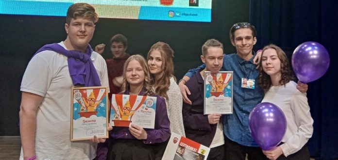 Команда КВН «Грустных нет» Лицея № 23 прошли в финал конкурса «Лига шуток» Команда КВН «Грустных нет» Лицея № 23 прошли в финал конкурса «Лига шуток»