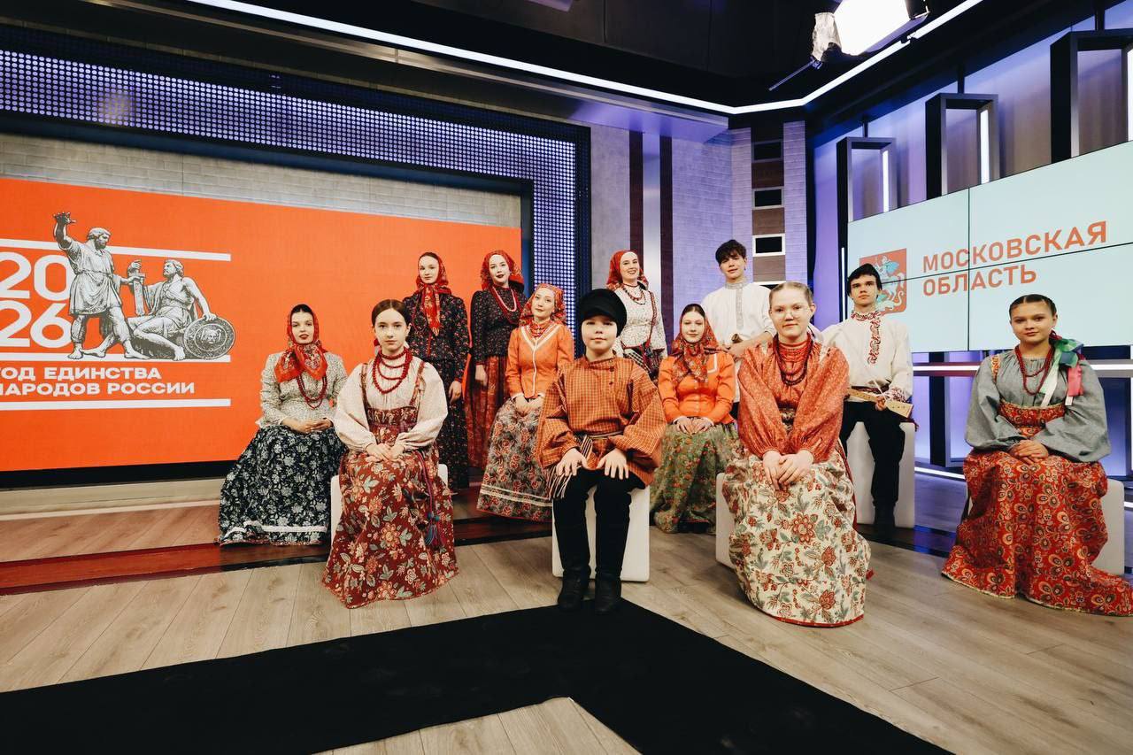 Подольчане выступили на всероссийском форуме в народных костюмах, сшитых по этнографическим образцам