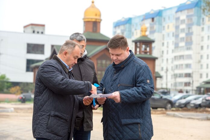 Ход работ по благоустройству территории около станции Силикатная проконтролировал Николай Пестов Ход работ по благоустройству территории около станции Силикатная проконтролировал Николай Пестов