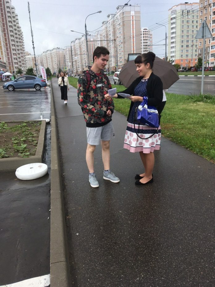 Информационно-просветительская «Должен знать» прошла на бульваре 65-летия Победы в Большом Подольске