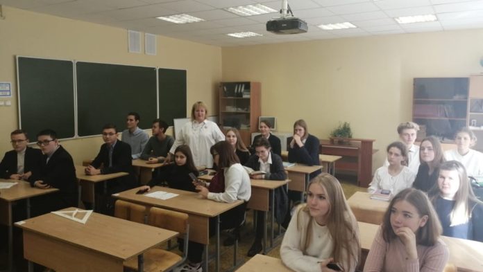 Деловую игру «Семейное законодательство и деятельность органов ЗАГС» провели в гимназии Подольска