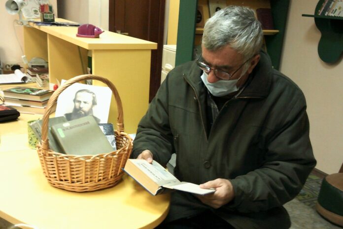 В подольской библиотеке № 4 состоялось открытие книжной выставки, посвященной Михаилу Достоевскому