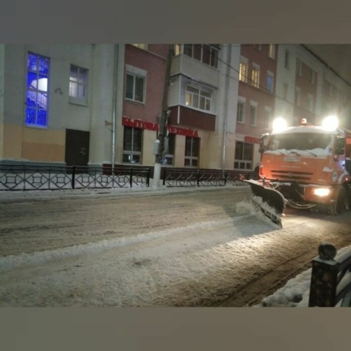 Дорожные и коммунальные службы Подольска ликвидируют последствия снегопада Дорожные и коммунальные службы Подольска ликвидируют последствия снегопада