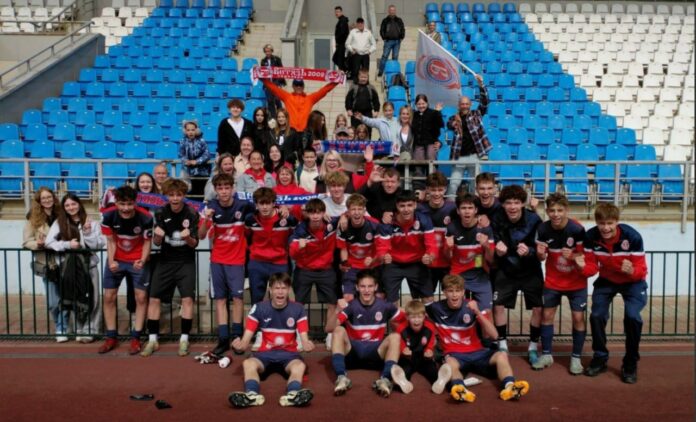 Подольская футбольная команда победила соперников из Твери Подольская футбольная команда победила соперников из Твери