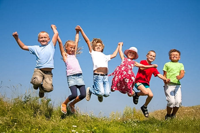 Более 30 подольчан из многодетных семей отправились на отдых в детский лагерь «Осташево»