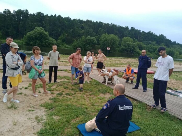 Мастер-класс по спасению утопающих провели в округе Мастер-класс по спасению утопающих провели в округе
