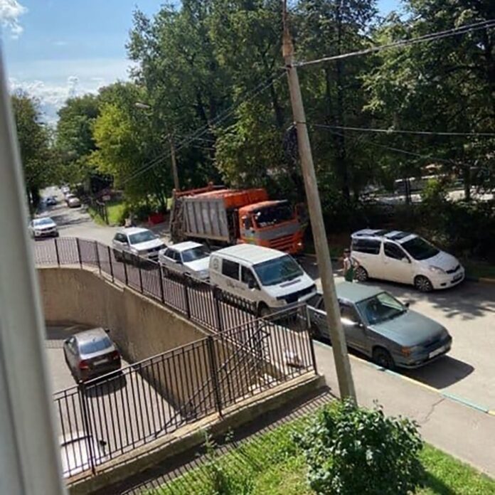 На Больничном проезде в Климовске запретят стоянку автомобилей