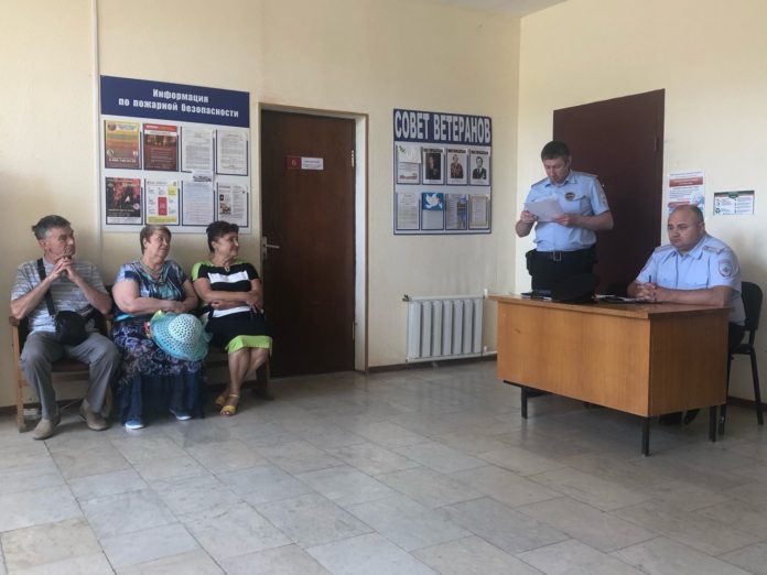 11 июля состоялась встреча жителей с начальником Дубровицкого пункта полиции УМВД по Городскому округу...