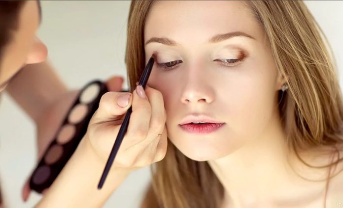 Возобновляются бесплатные мастер-классы по макияжу в парке им. Талалихина Возобновляются бесплатные мастер-классы по макияжу в парке им. Талалихина